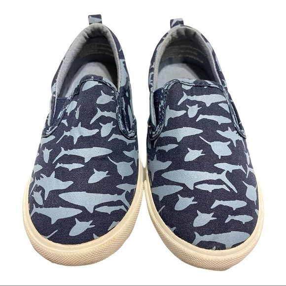 Old Navy Other - 𝅺OLD Navy boys shark slip-one light blue sharks on navy background kids size 10